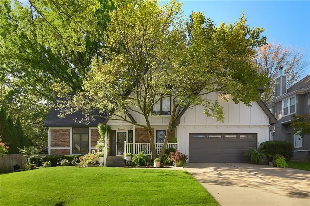 15725 W Locust Street, Olathe, KS 66062 - Image #1