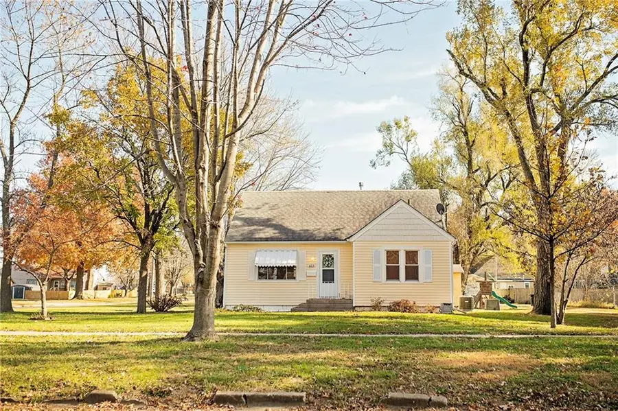 603 S Sycamore Street, Ottawa, KS 66067 - Image #2