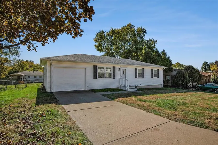 4706 Chapel Lane, Saint Joseph, MO 64503 - Image #3