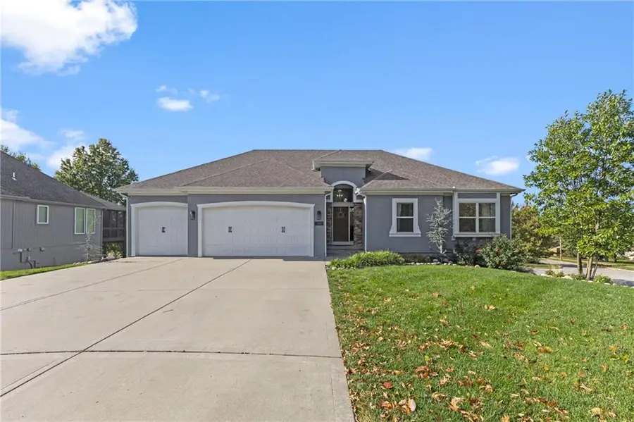 10512 N Euclid Avenue, Kansas City, MO 64155 - Image #2