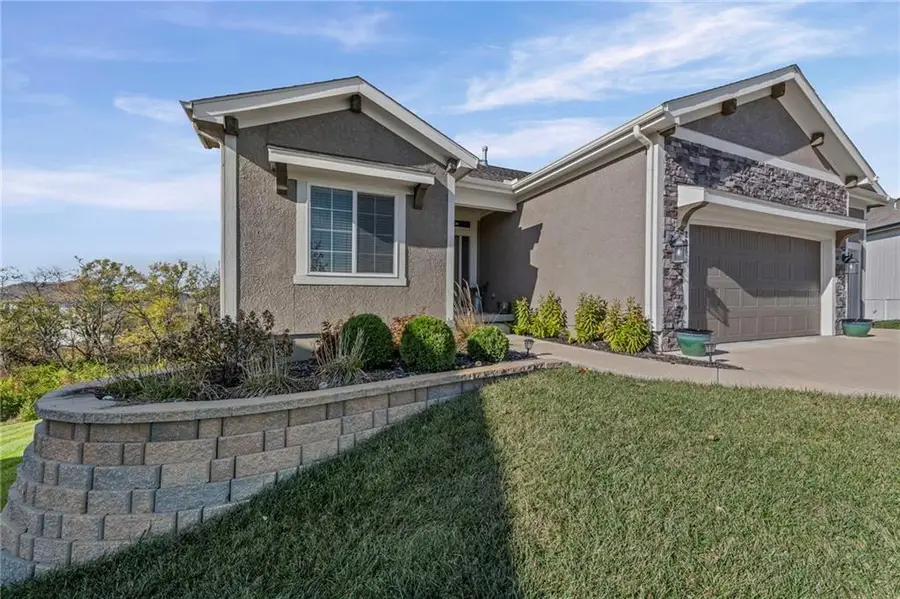 206 NW Joshua Drive, Lees Summit, MO 64081 - Image #2