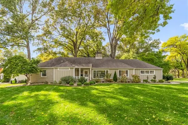 8200 Ensley Lane, Leawood, KS 66206