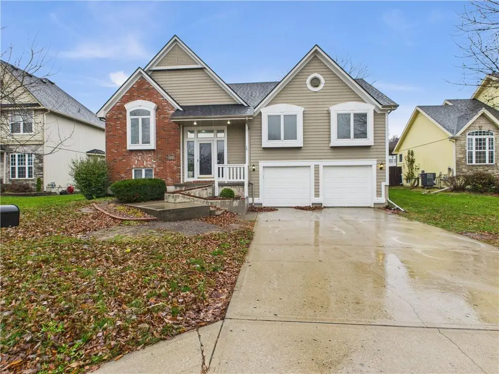 432 SW Oak Wood Lane, Grain Valley, MO 64029 - Image #1