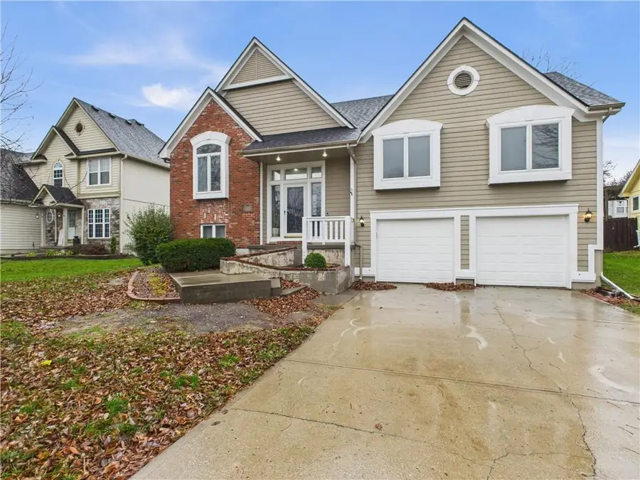 432 SW Oak Wood Lane, Grain Valley, MO 64029 - Image #2