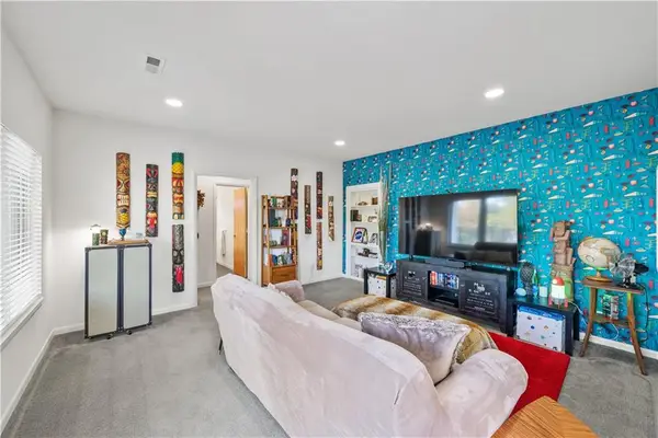 4953 NW High Drive, Riverside, MO 64150