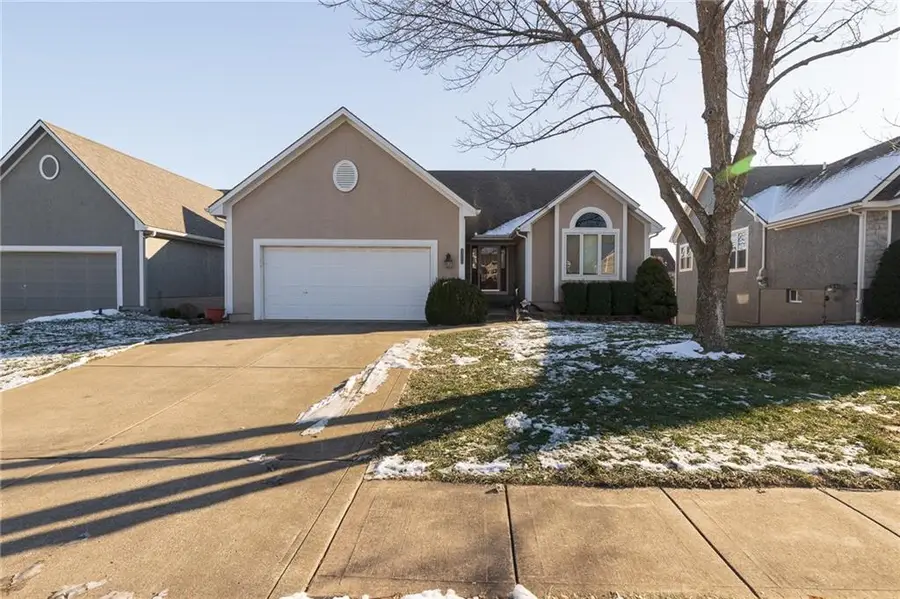 913 SW Lauren Court, Lees Summit, MO 64081 - Image #2