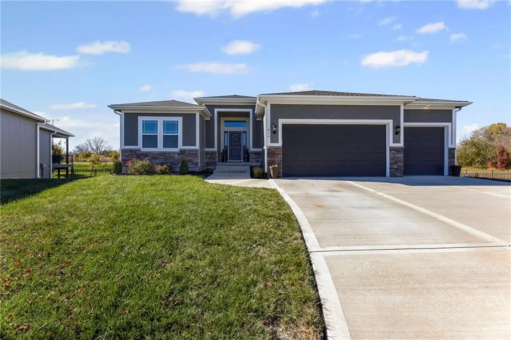 816 Blue Grama Court, Raymore, MO 64083 - Image #1