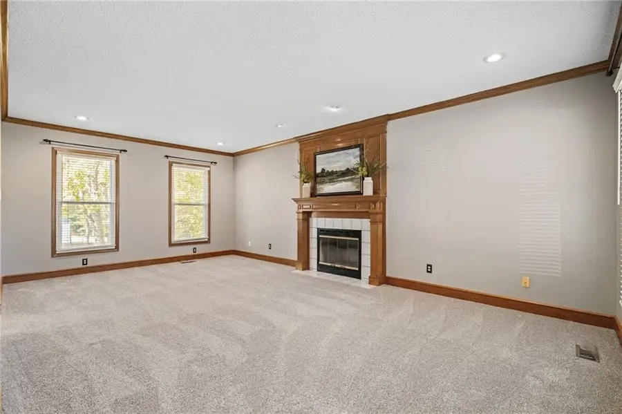 2409 SW Emerald Creek Place, Blue Springs, MO 64015 - Image #3