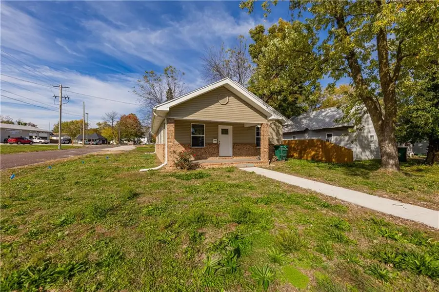 100 E Bond Street, Monett, MO 65708 - Image #2