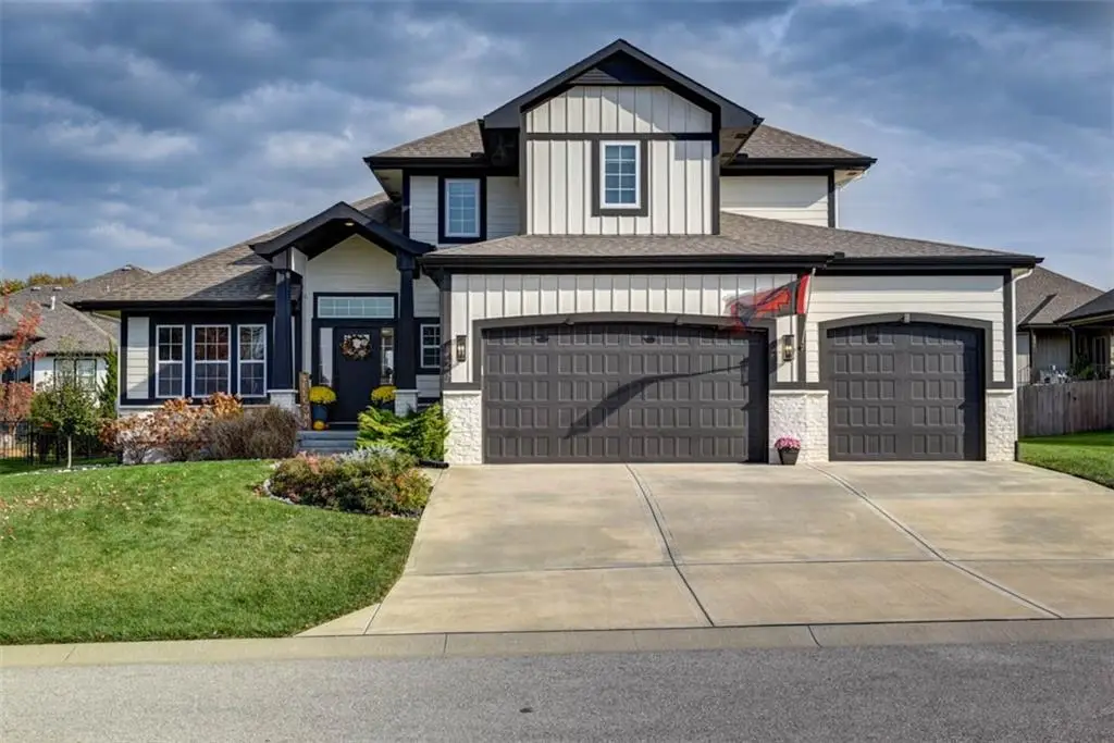 521 NE Hidden View Lane, Lees Summit, MO 64086 - Image #1