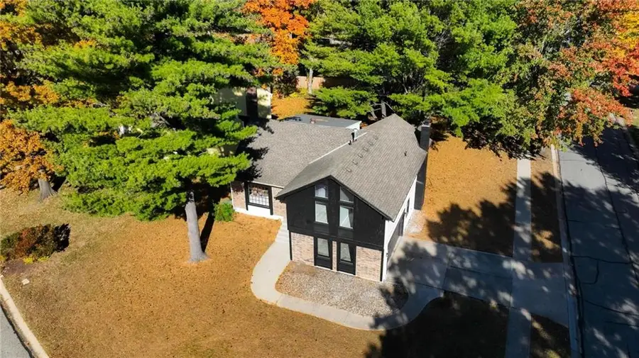 7904 Rosehill Road, Lenexa, KS 66215 - Image #3