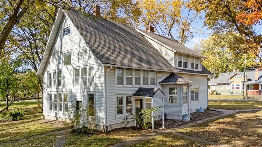 807 Highgrove Road, Grandview, MO 64030 - Image #3