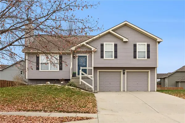 9004 NE Paw Paw Drive, Kansas City, MO 64157