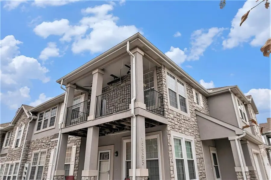 15967 S Crestview Drive, Olathe, KS 66062 - Image #2