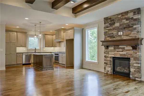 2407 W 177th Terrace, Overland Park, KS 66085