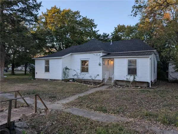 531 E Elm Street, Moundville, MO 64771