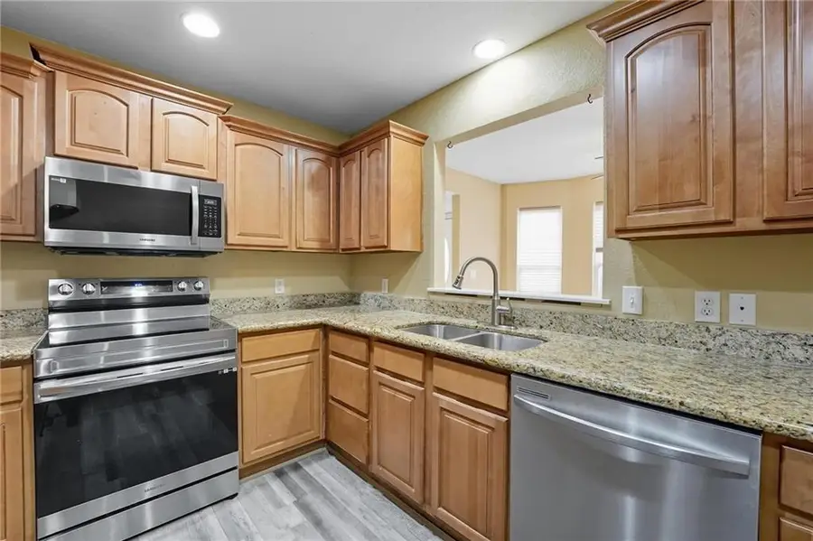 21004 Millridge Street, Spring Hill, KS 66083 - Image #2