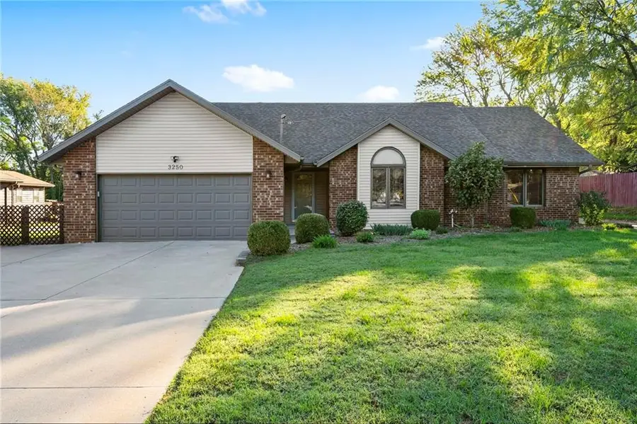 3250 N National Avenue, Springfield, MO 65803 - Image #2