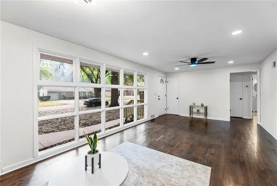 6208 Willow Avenue, Raytown, MO 64133 - Image #3