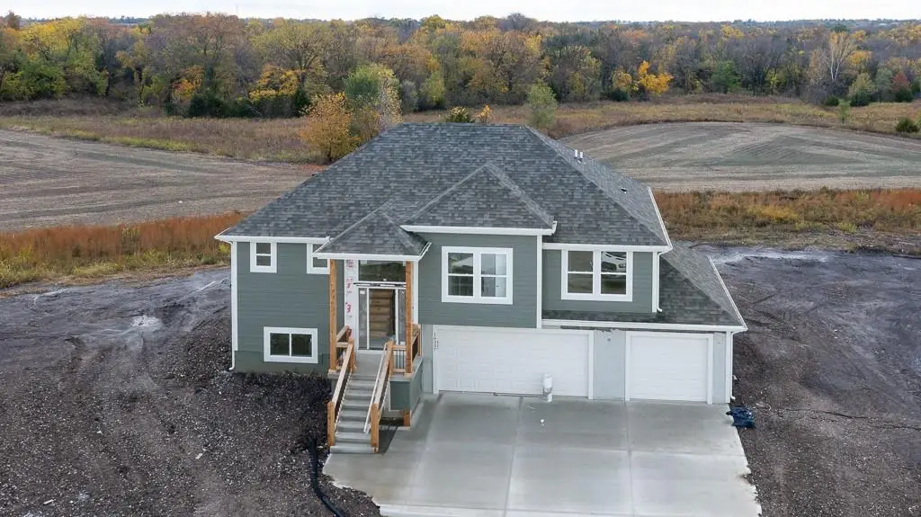 16335 Lolly Lane, Basehor, KS 66007 - Image #1