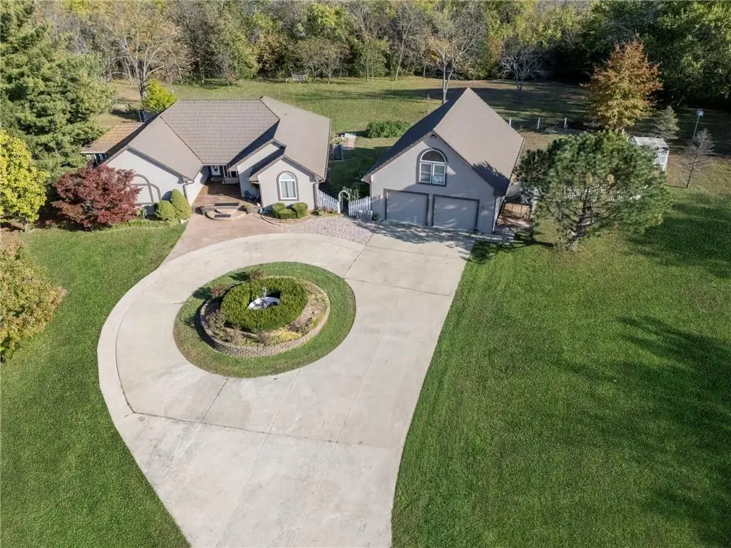 9401 S Buckner Tarsney Road, Oak Grove, MO 64075 - Image #1
