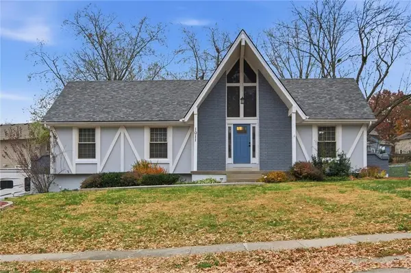 1011 SW Elwood Drive, Lee's Summit, MO 64081