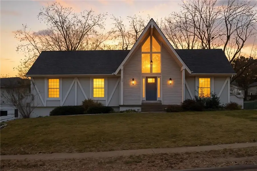 1011 SW Elwood Drive, Lees Summit, MO 64081 - Image #2