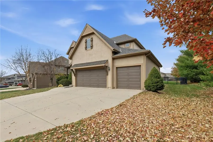 24004 W 124th Street, Olathe, KS 66061 - #3