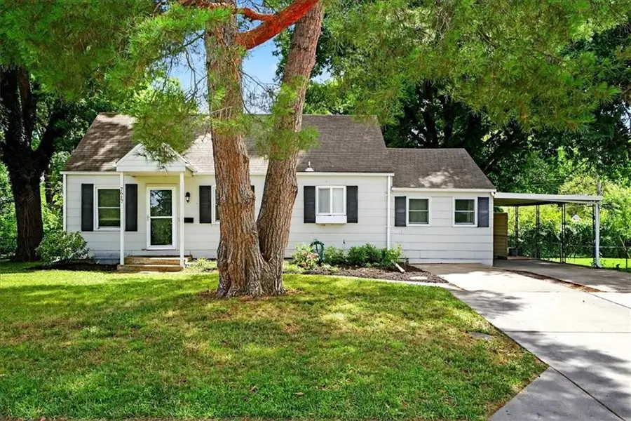 7617 W 63rd Terrace, Overland Park, KS 66202 - Image #2