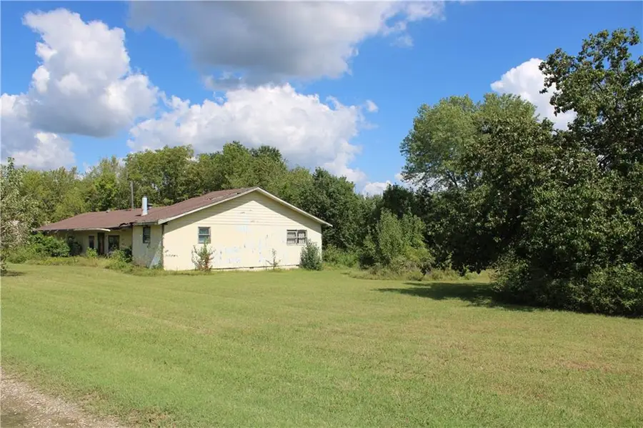 410 S Military Avenue, Mulberry, KS 66756 - Image #2