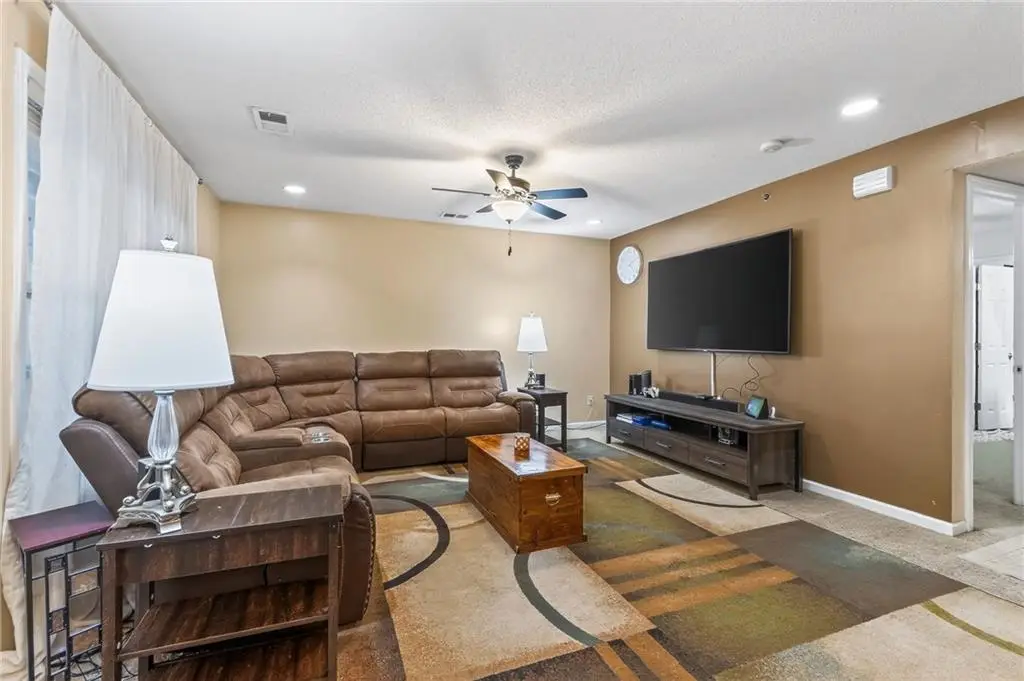 2433 NE 68th Street, Gladstone, MO 64118 - Image #1