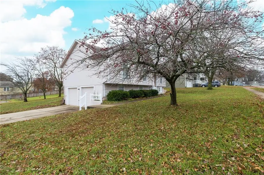 1317 NE Foxwood Drive, Lees Summit, MO 64086 - Image #2