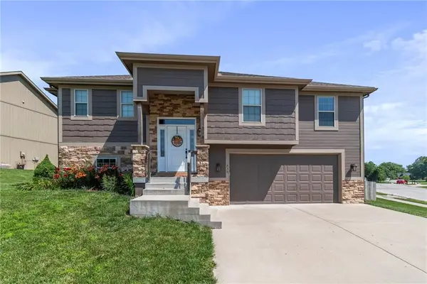 730 E 13th Court, Kearney, MO 64060