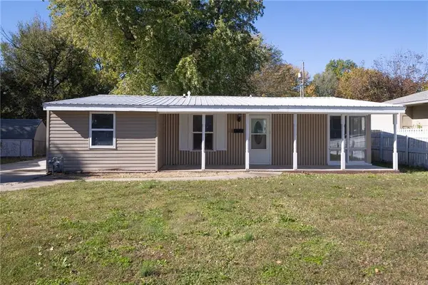1915 N 8th Street, Independence, KS 67301