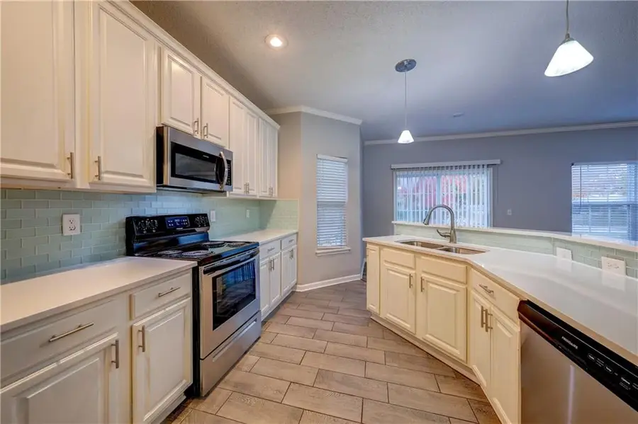 9203 Boehm Drive, Lenexa, KS 66219 - Image #3