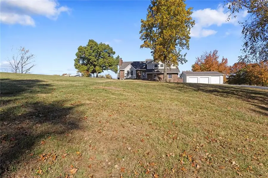 2120 Pin Oak Drive, Liberty, MO 64068 - Image #2