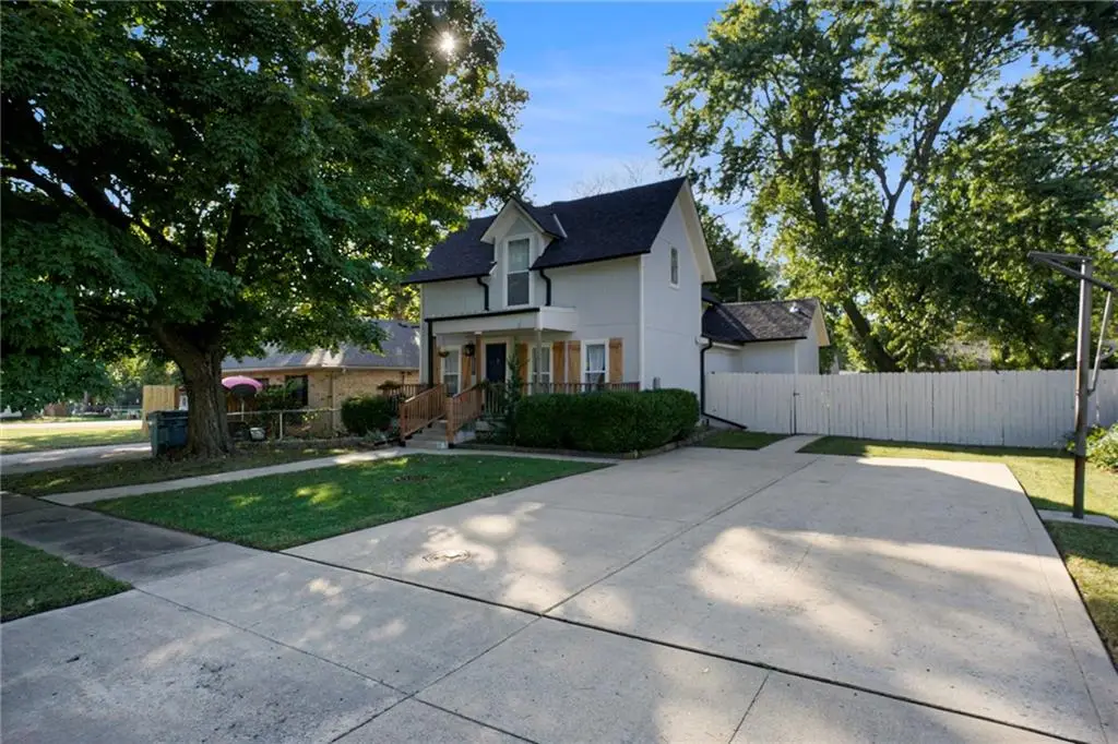 206 S Mulberry Street, Louisburg, KS 66053 - Image #1