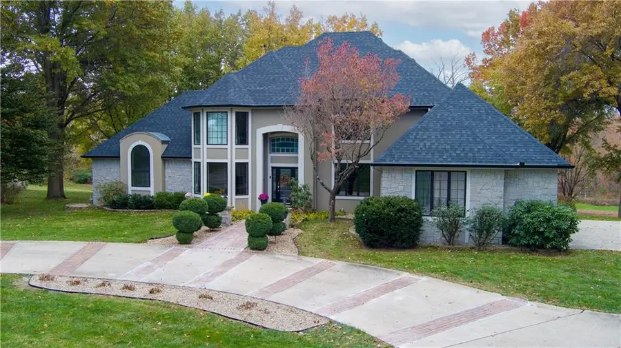 12236 Donovan Drive, Country Club, MO 64505 - Image #3