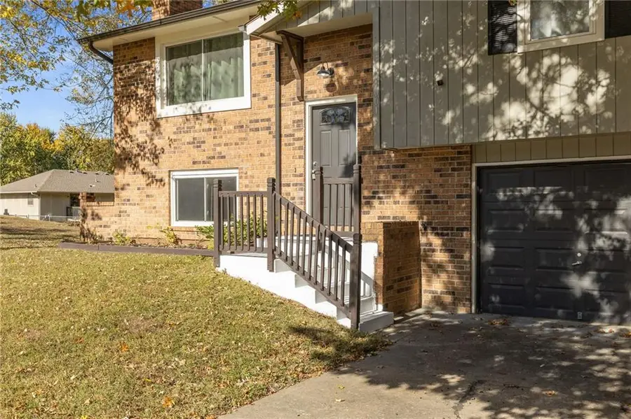 1001 E Gay Street, Warrensburg, MO 64093 - Image #2