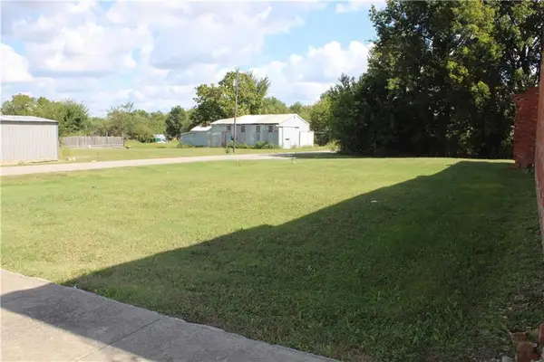 S Military Avenue, Mulberry, KS 66756