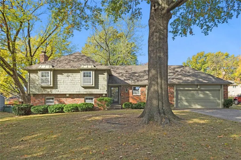 10918 Tracy Avenue, Kansas City, MO 64131 - Image #1