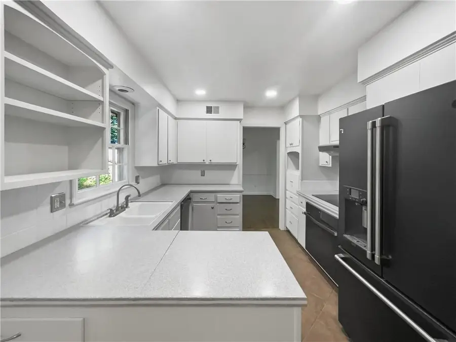 10332 Cherokee Lane, Leawood, KS 66206 - Image #2