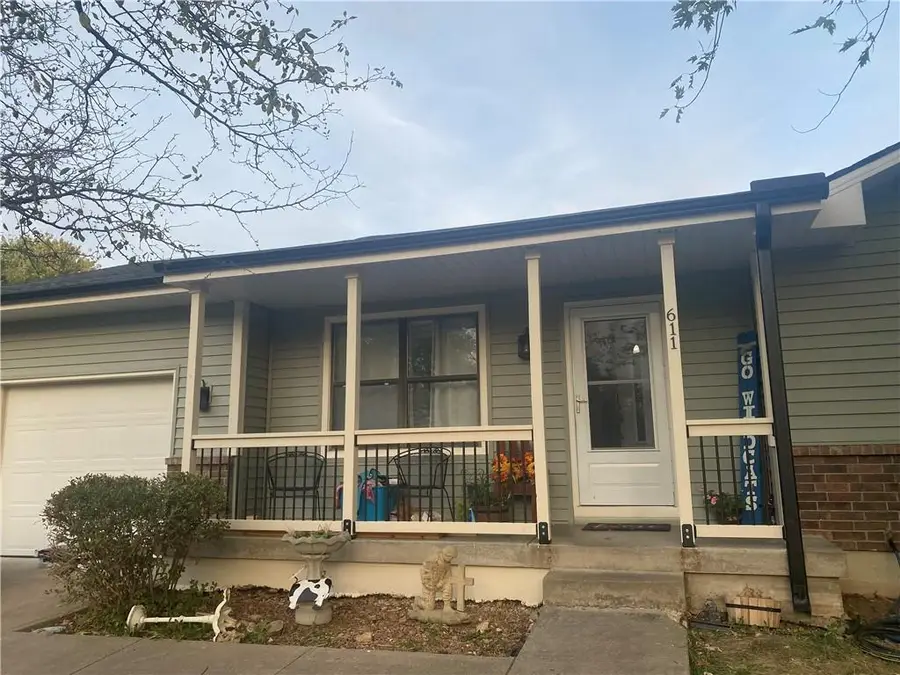 611 Younger Drive, Harrisonville, MO 64701 - Image #2