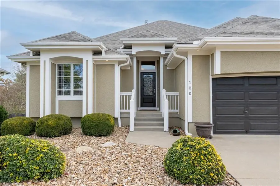 109 N Eastglen Drive, Raymore, MO 64083 - Image #3