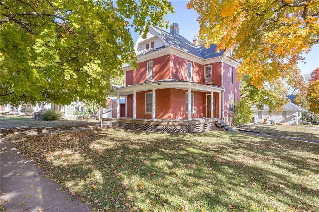 311 S 6th Street, Hiawatha, KS 66434 - Image #1