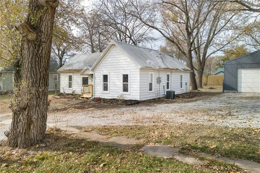 506 Maple Street, Lathrop, MO 64465 - Image #2