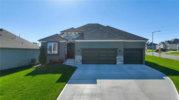 19485 W 202nd Street, Spring Hill, KS 66083