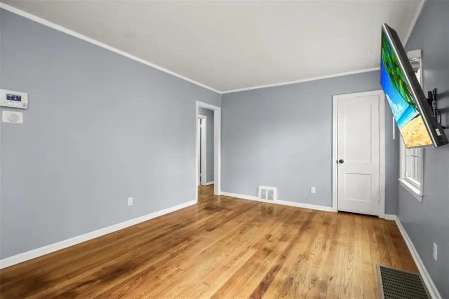 101 E Pocahontas Lane, Kansas City, MO 64114 - Image #3