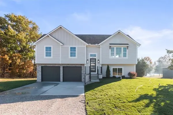 317 NE 51st Road, Warrensburg, MO 64093