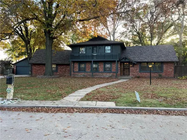 8207 E Morningside Street, Wichita, KS 67207